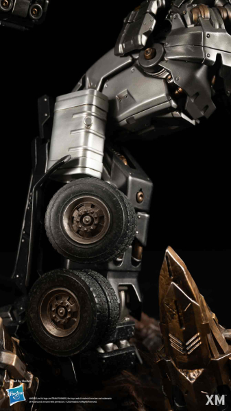 XM Studios Nemesis Prime